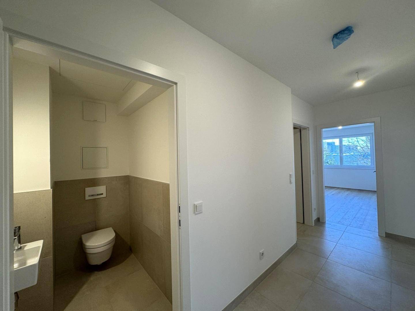 Apartment near U1 Leopoldau Newly Built Terrace