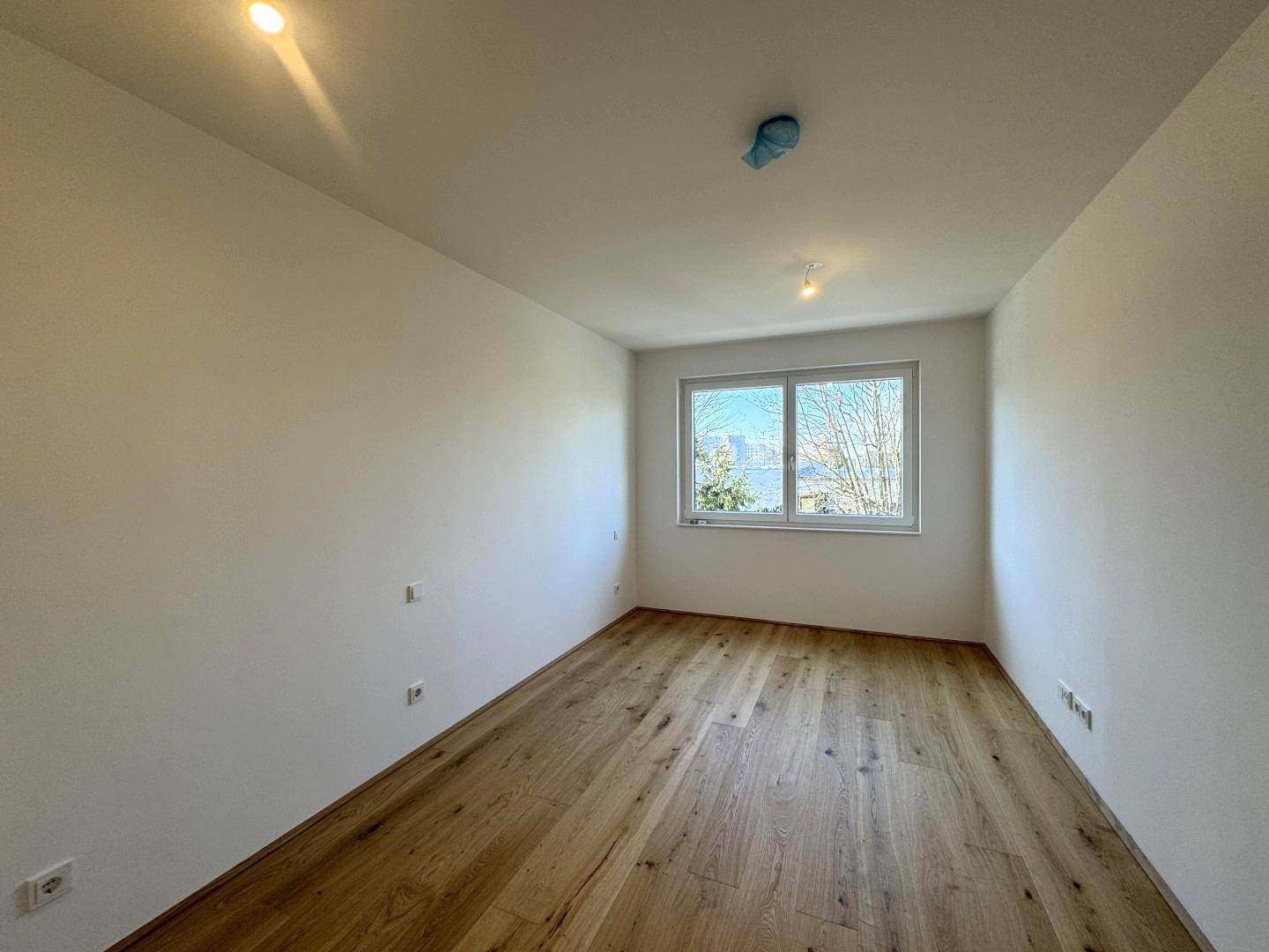 Apartment near U1 Leopoldau Newly Built Terrace