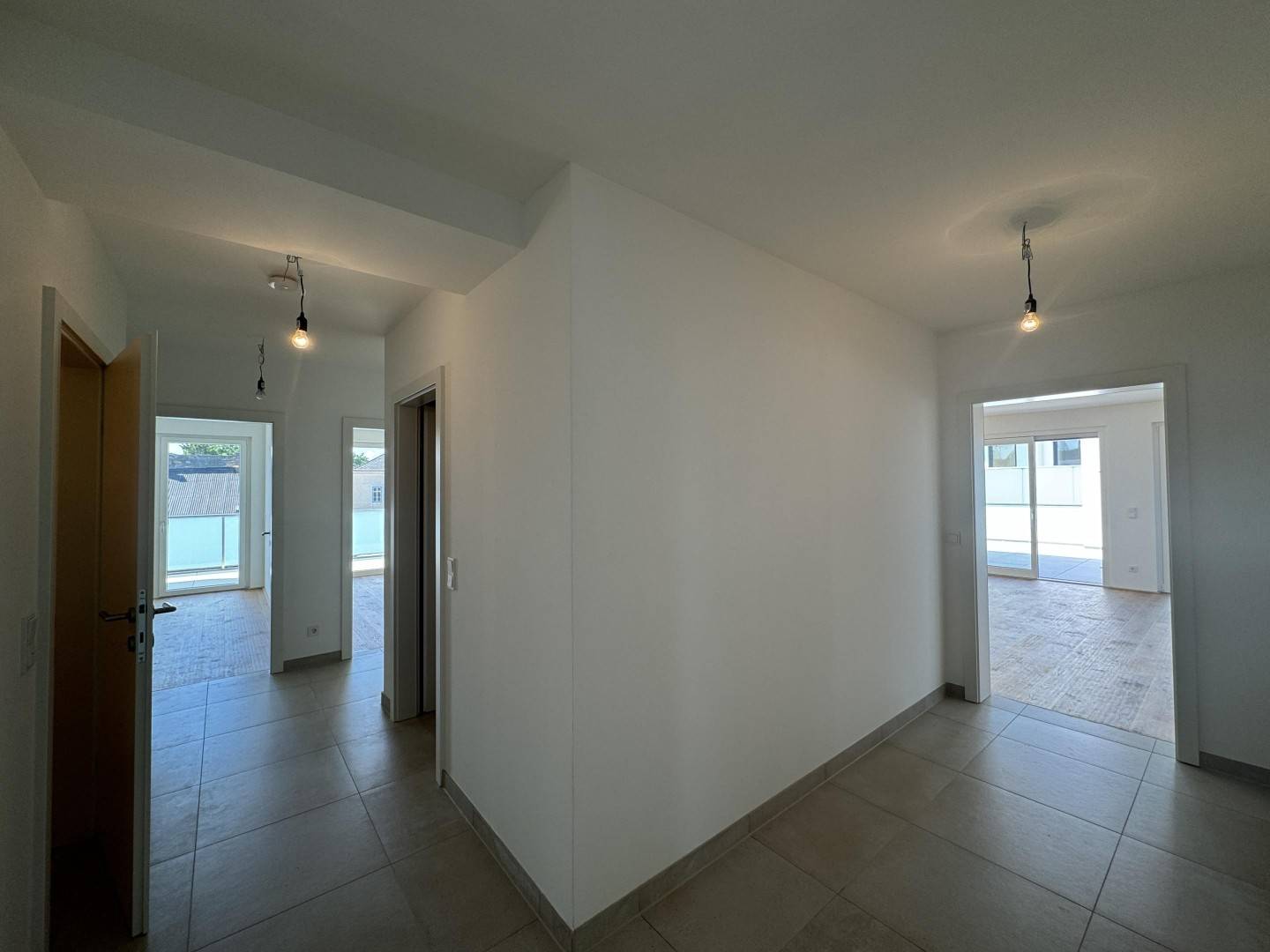 Wohnung nahe U2 Aspernstraße Terrasse