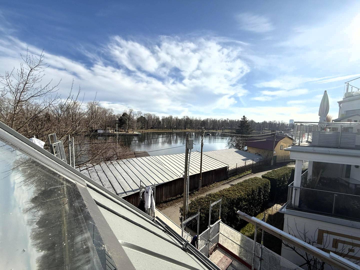 Dachgeschosswohnung mit Blick auf die Alte Donau