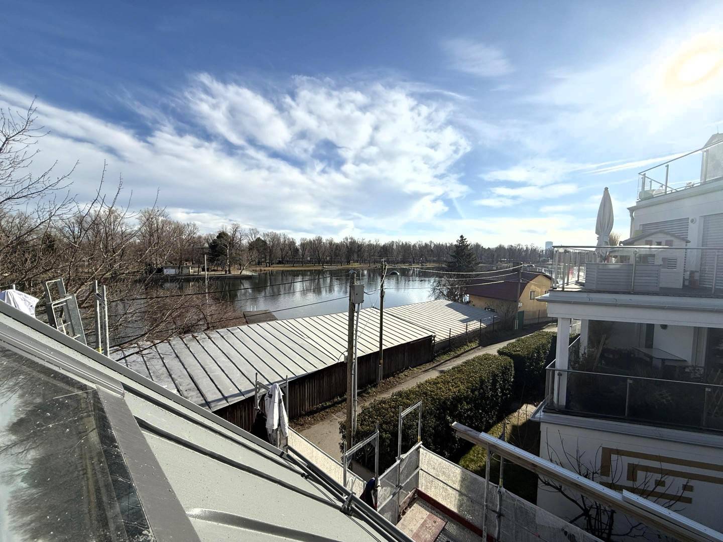 Dachgeschosswohnung mit Blick auf die Alte Donau