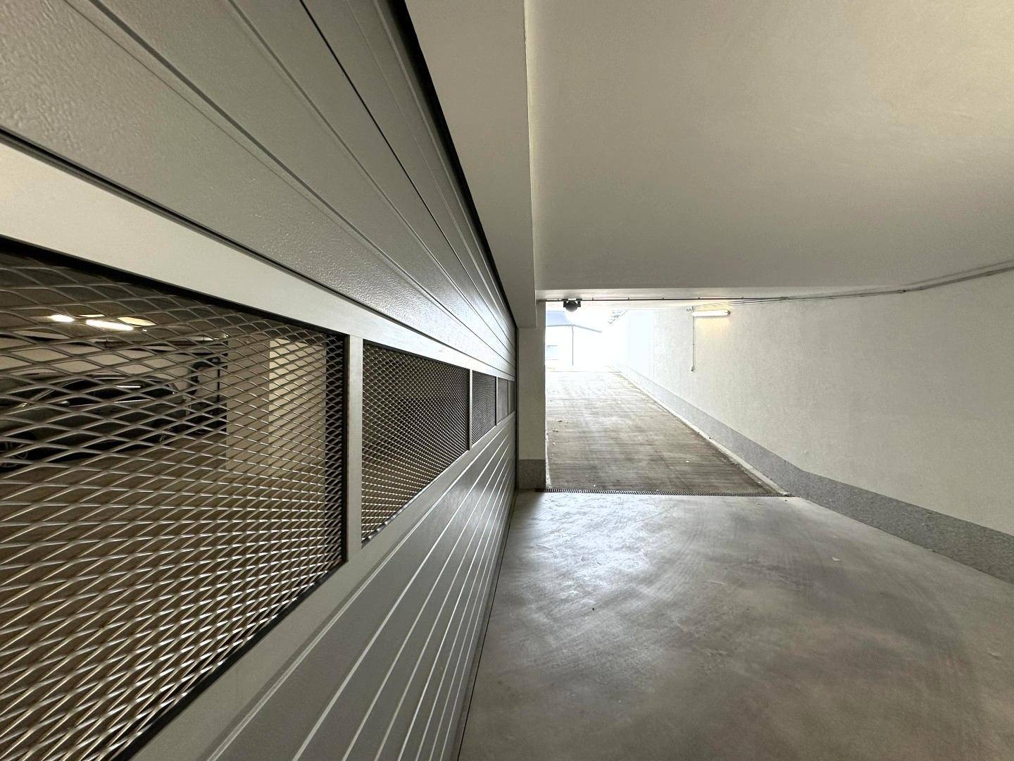 2 Auto-Abstellplätze in Tiefgeschossgarage zu verkaufen // 2 parking spaces in underground garage for sale //