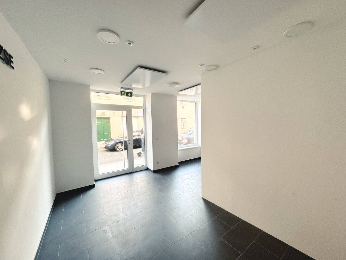 Perfect commercial premises in a highly frequented location