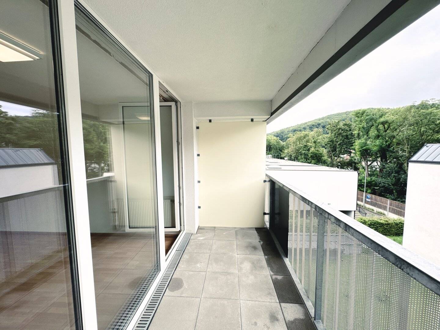 Apartment with loggia and Wienerwald view