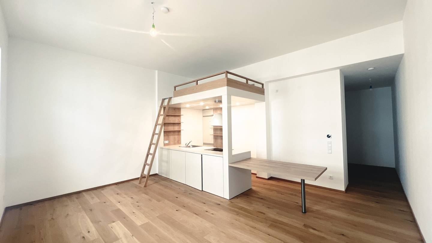 Toplage Wohnung mit Hochbett und hochwertiger Küche