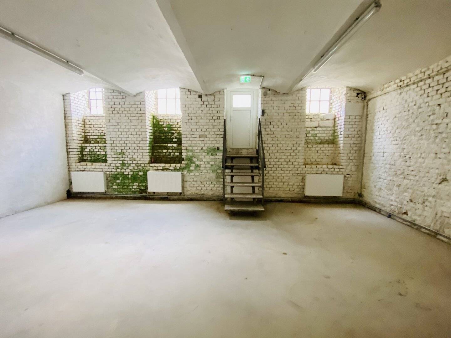 Warehouse/Commercial space for rent