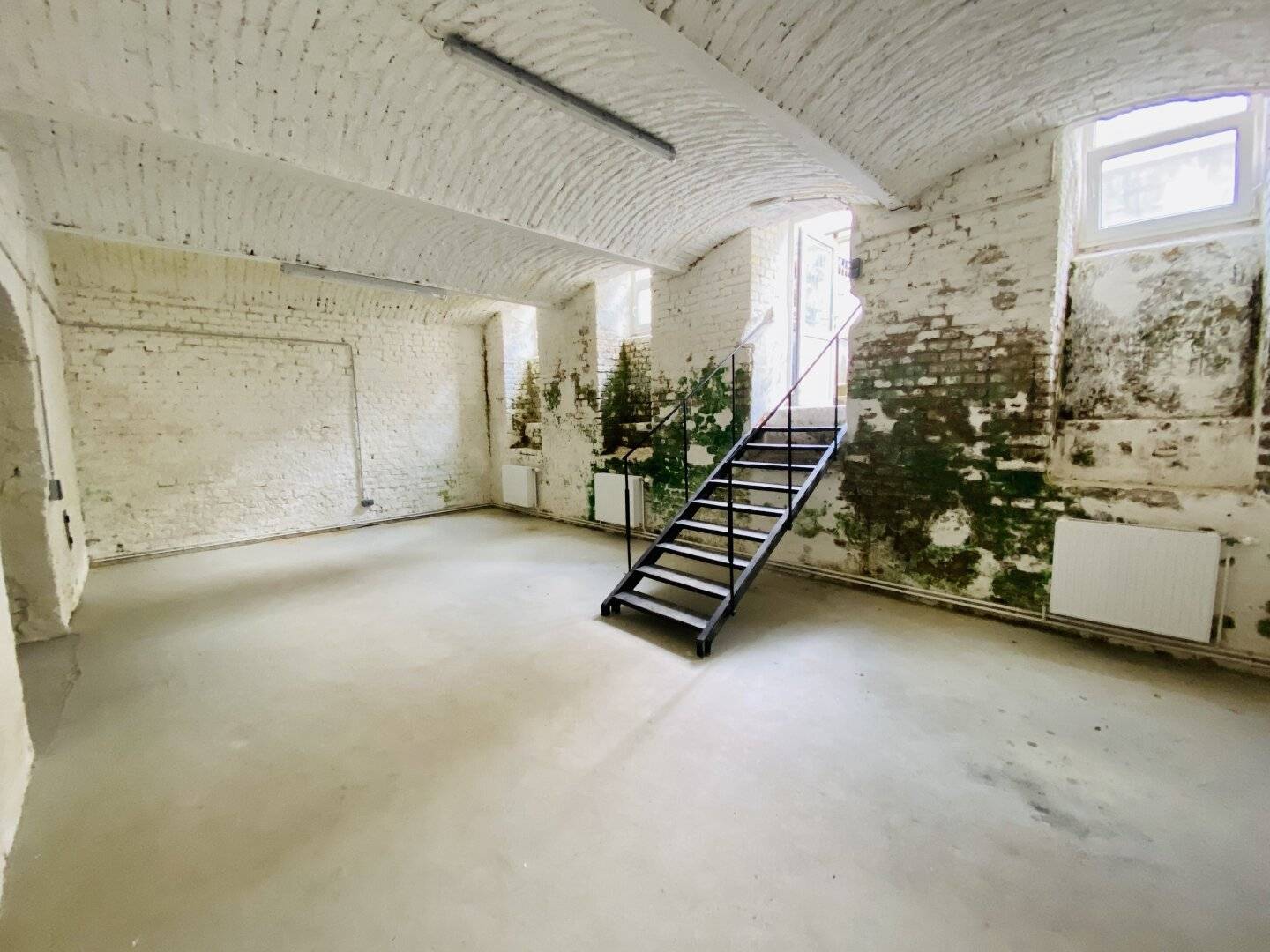 Warehouse/Commercial space for rent