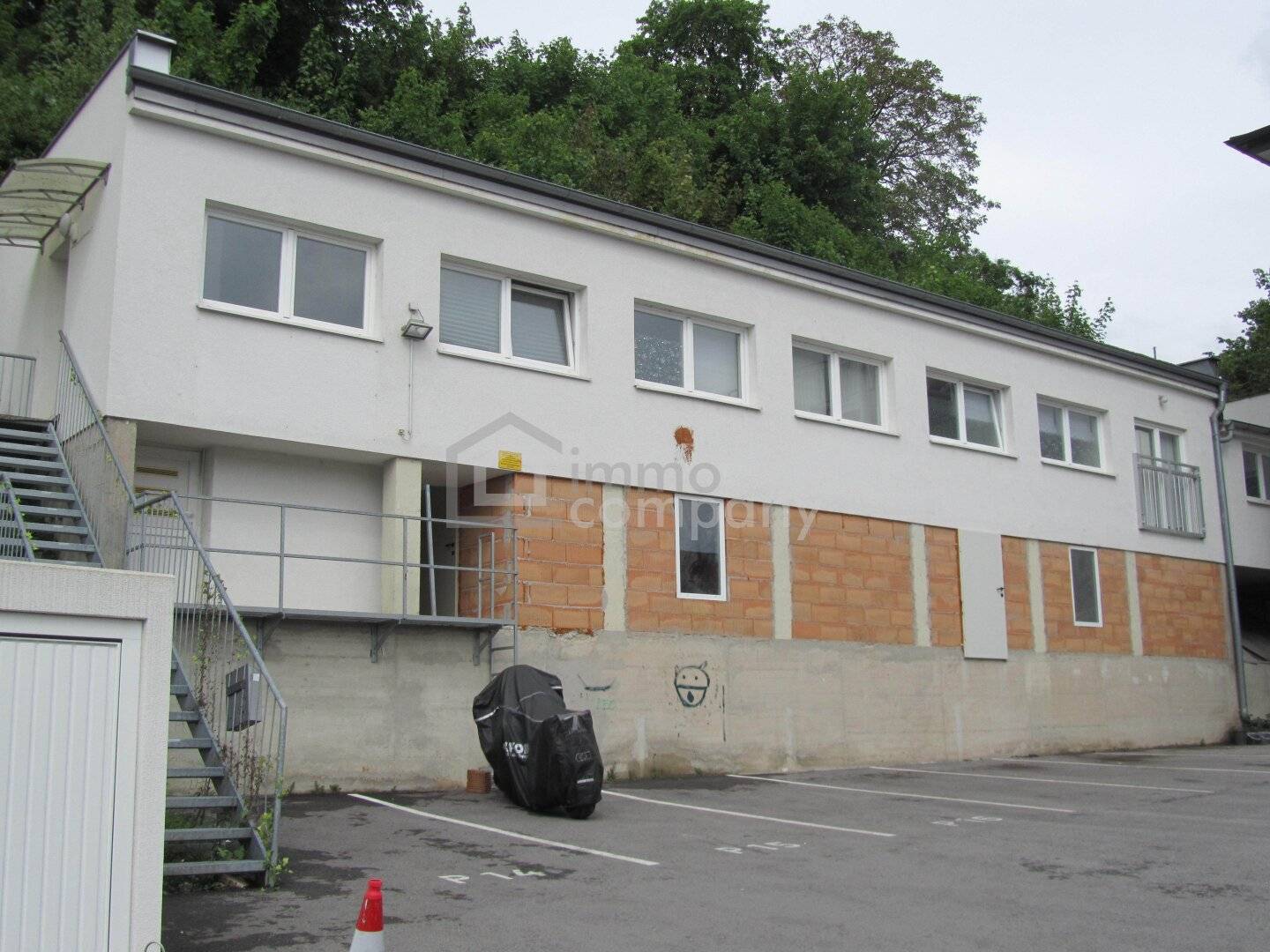NEUER PREIS !! - Für ANLEGER: HOHE RENDITE !! Modernisiert, sehr ruhig !