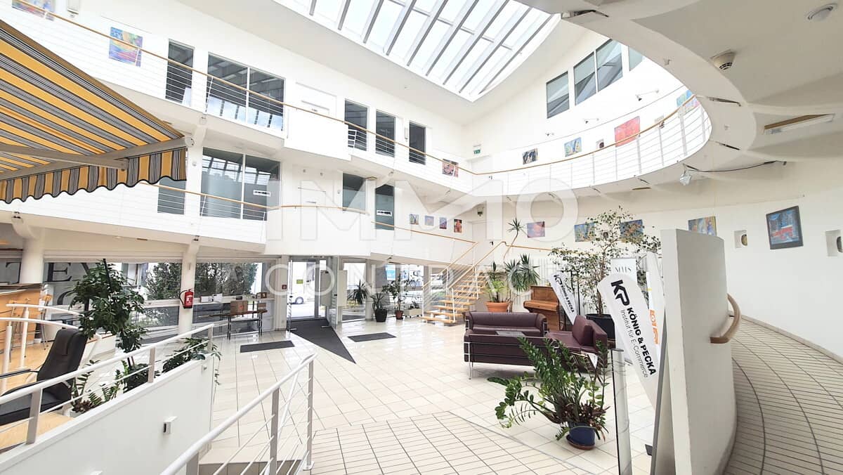 Apartment with atrium light barrier free and terraces