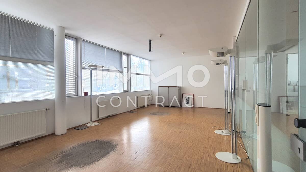 Apartment with atrium light barrier free and terraces