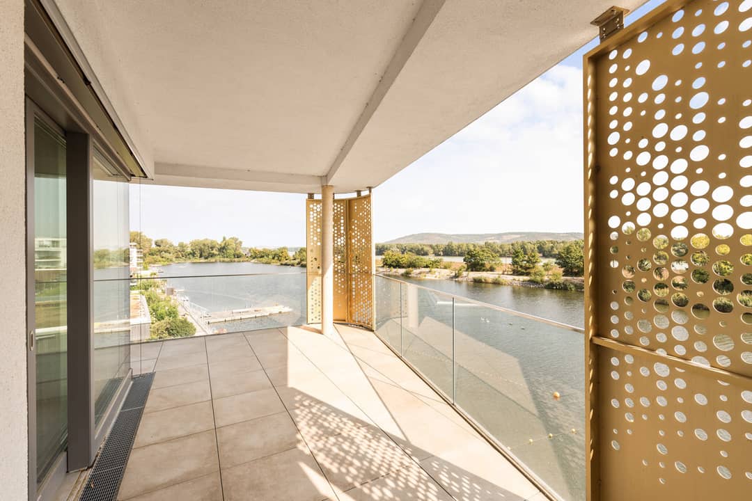 Waterfront apartment in the first row with dock