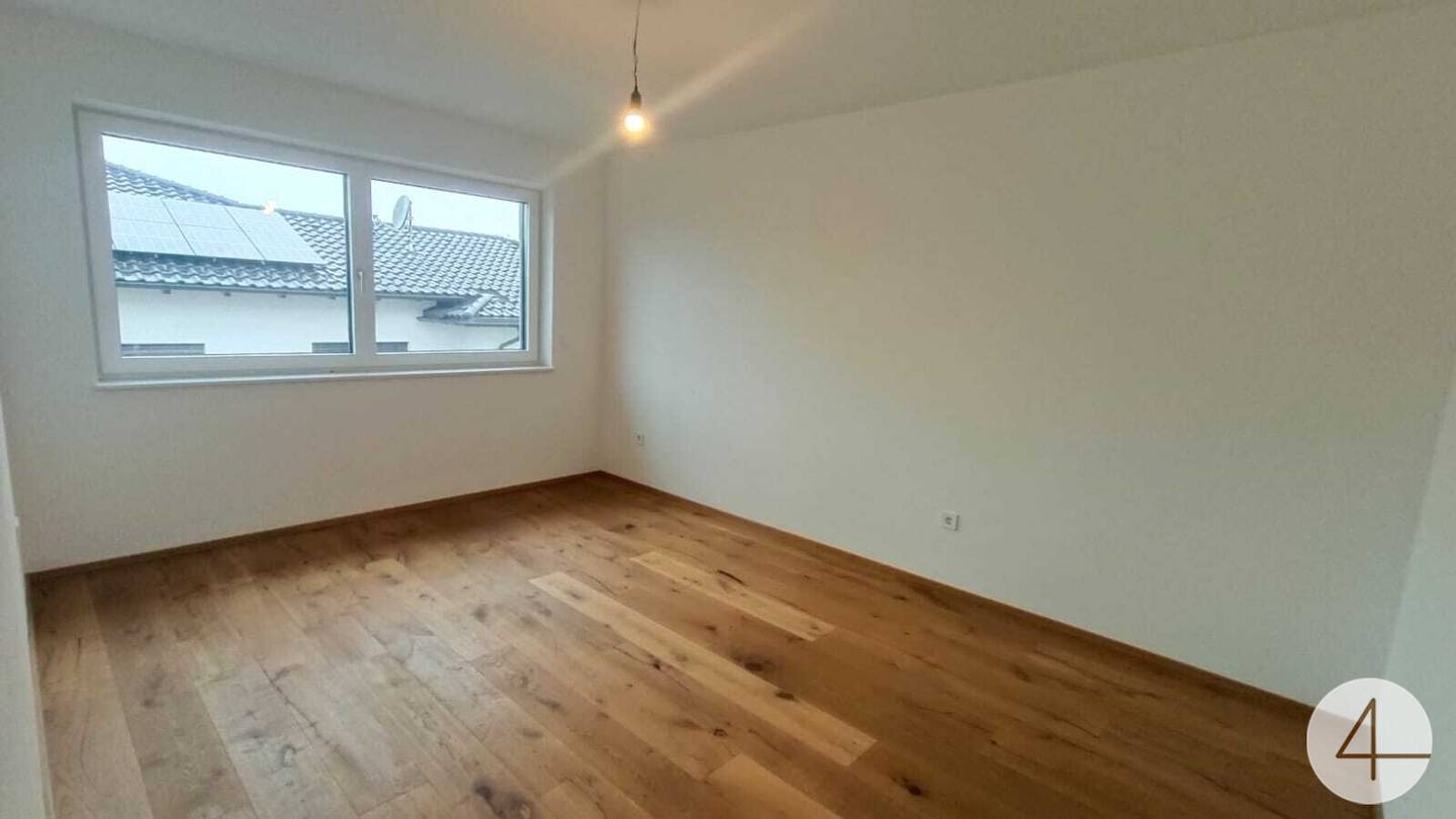 Haus mit 5 Schlafzimmer! Garage Schlüsselfertig !