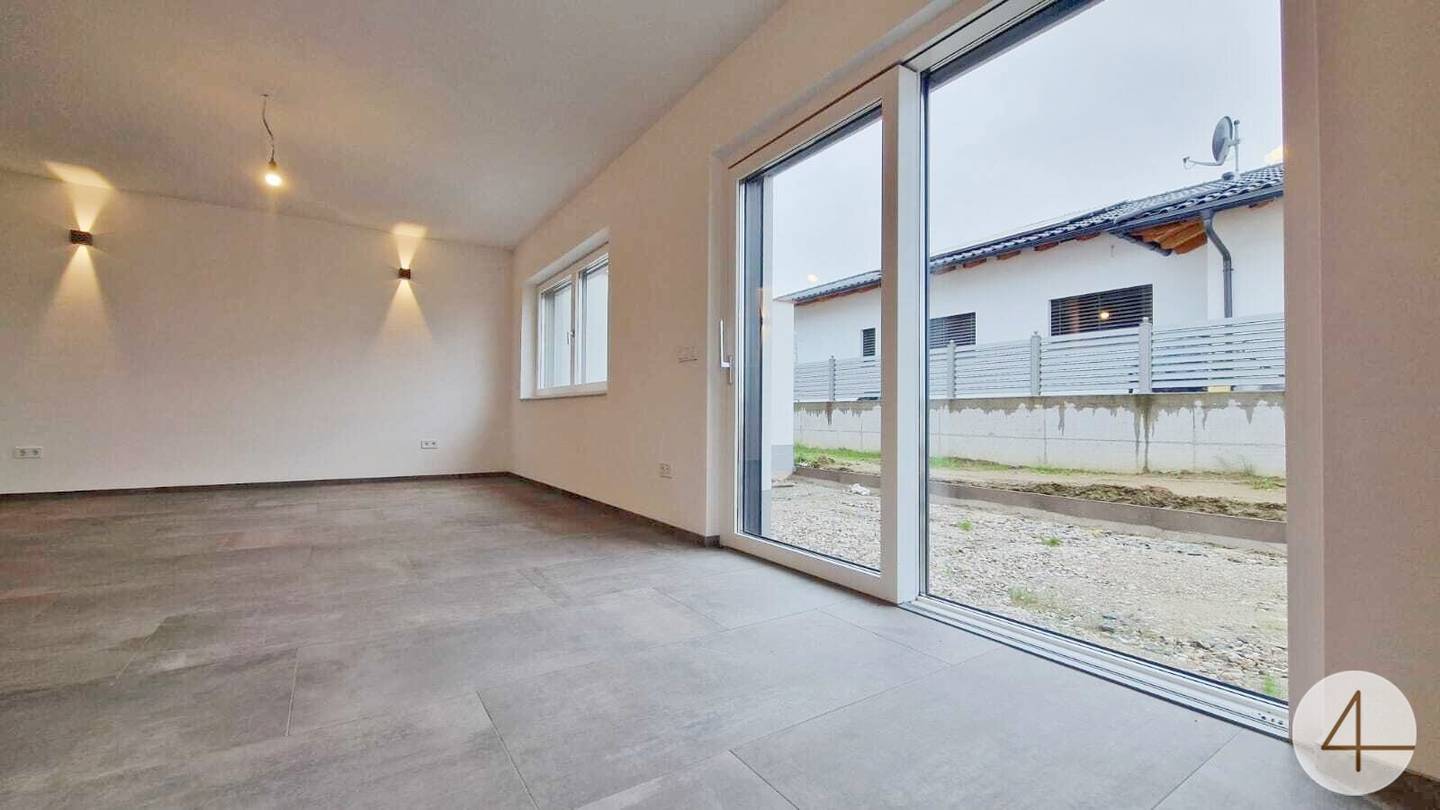Haus mit 5 Schlafzimmer! Garage Schlüsselfertig !