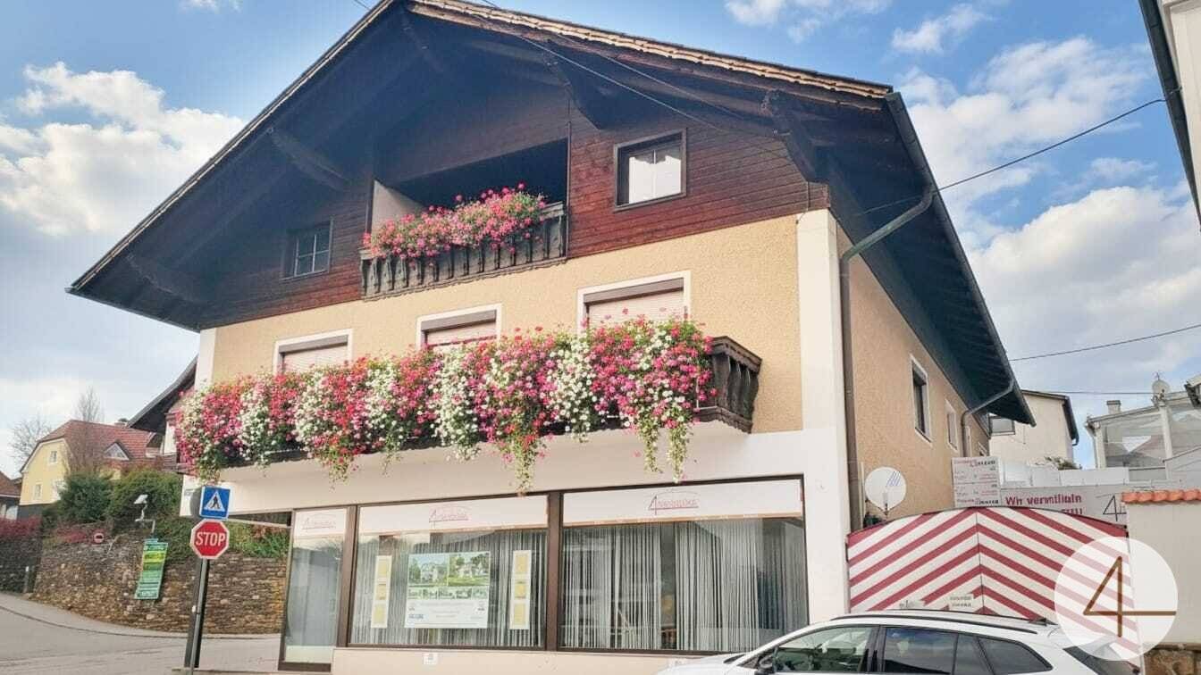 Mehrfamilienhaus in Raab mit 350 m² Wohn- und Geschäftsfläche inkl. Büro