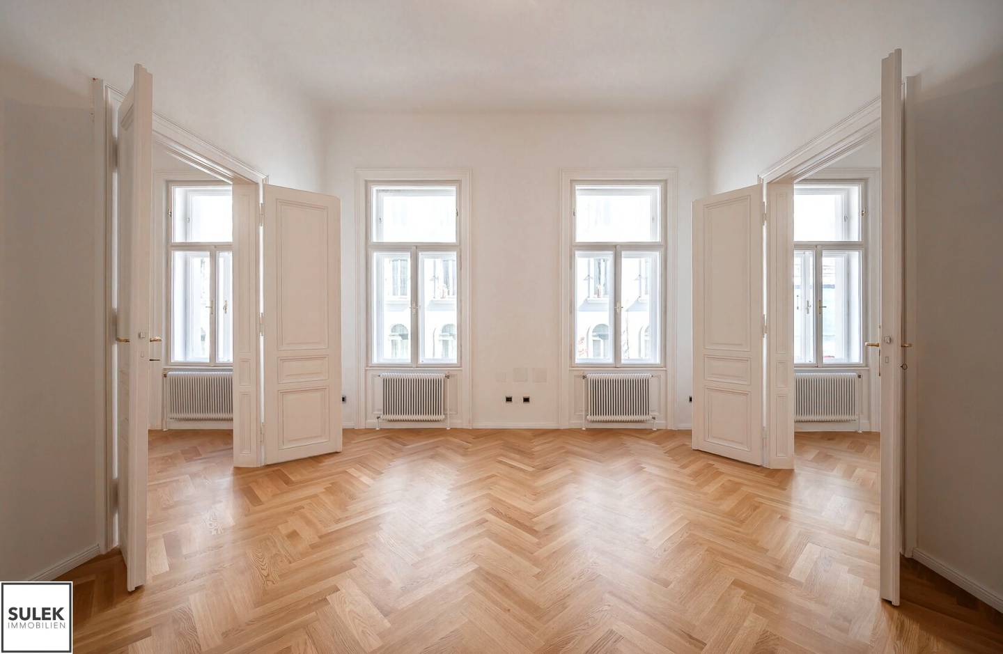 Altbauflair trifft Citynähe: schöne 4 Zimmer Wohnung in beliebter Lage - Zweitbezug nach Sanierung - bezugsfertig 1.10.2026