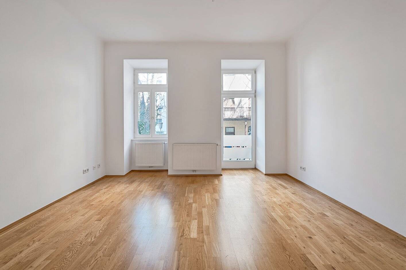 Well laid out old building apartment with private garden Between Rochusmarkt and Kardinal Nagl Platz