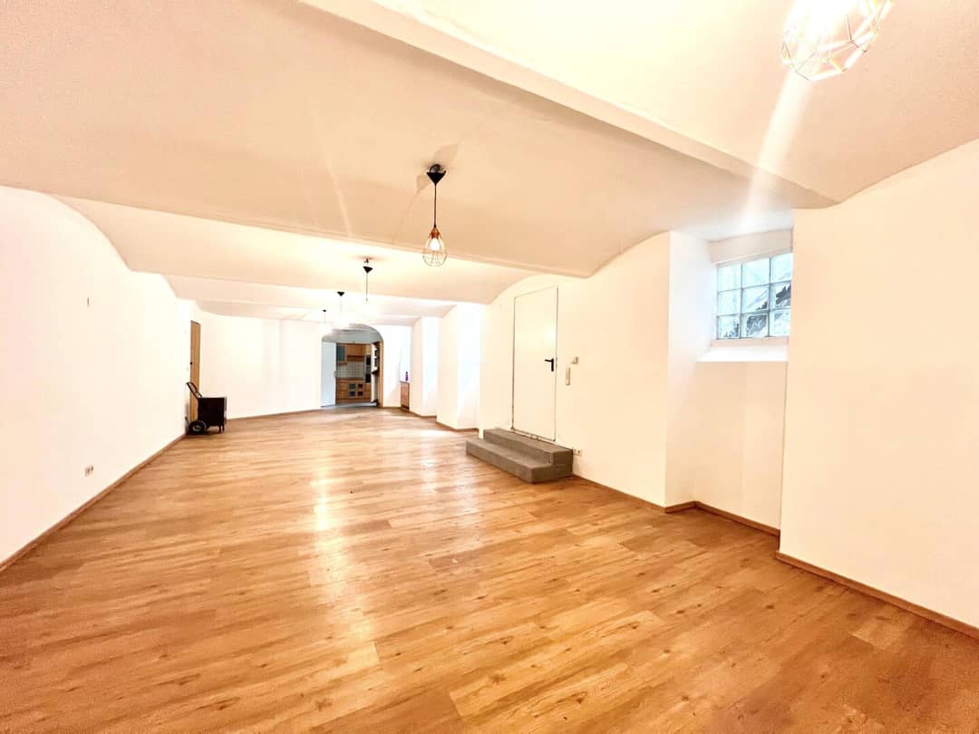 Ruhige Gewerbeeinheit im Innenhof in Nussdorf, Küche & Bad, Altbau