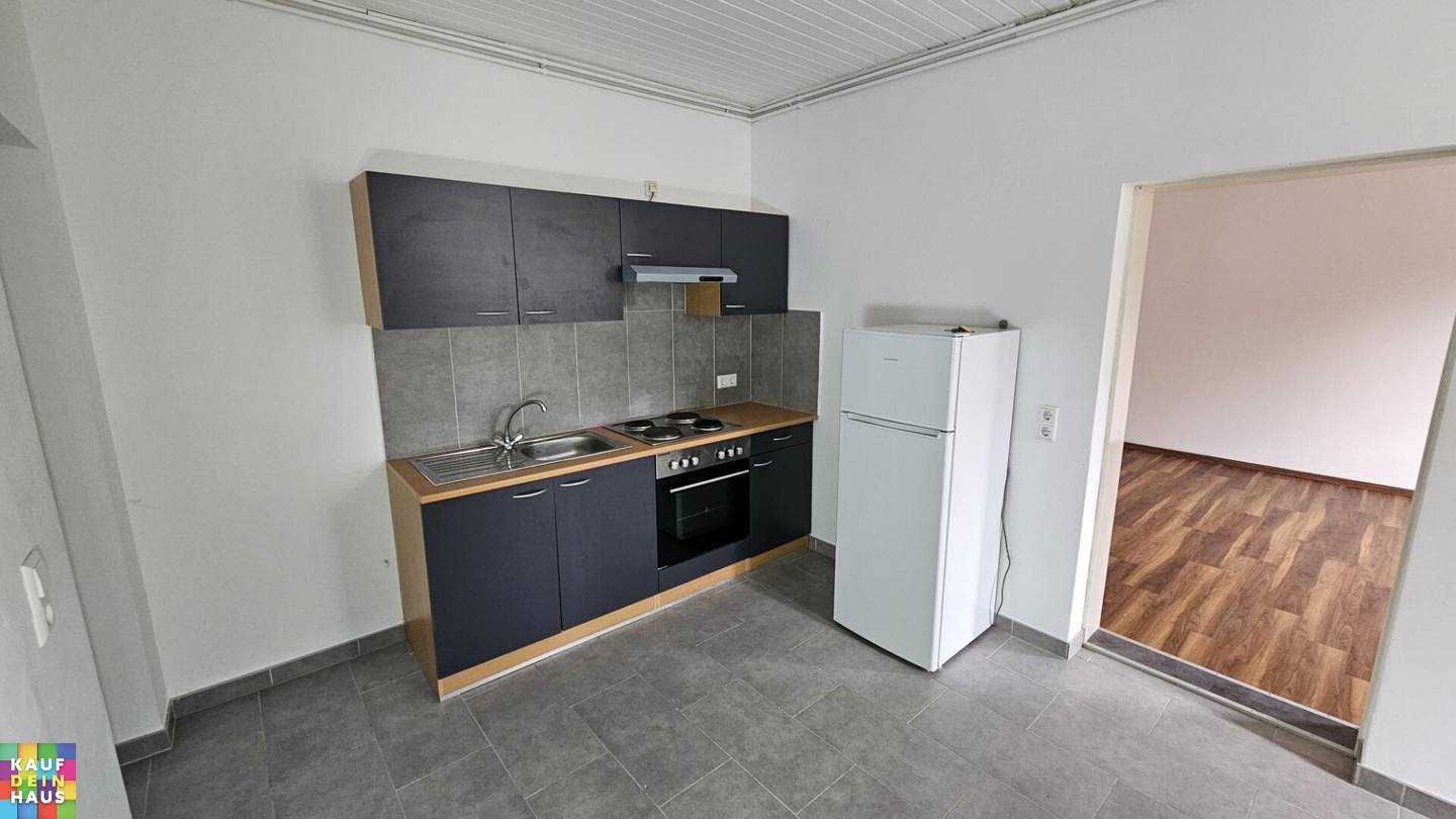 Freshly renovated 1 room apartment with kitchen