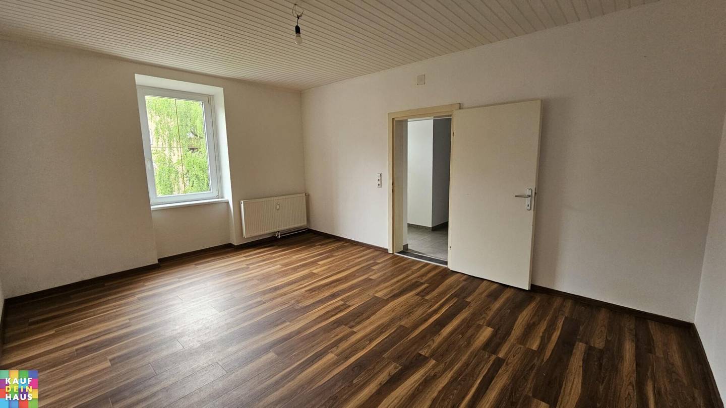 Freshly renovated 1 room apartment with kitchen