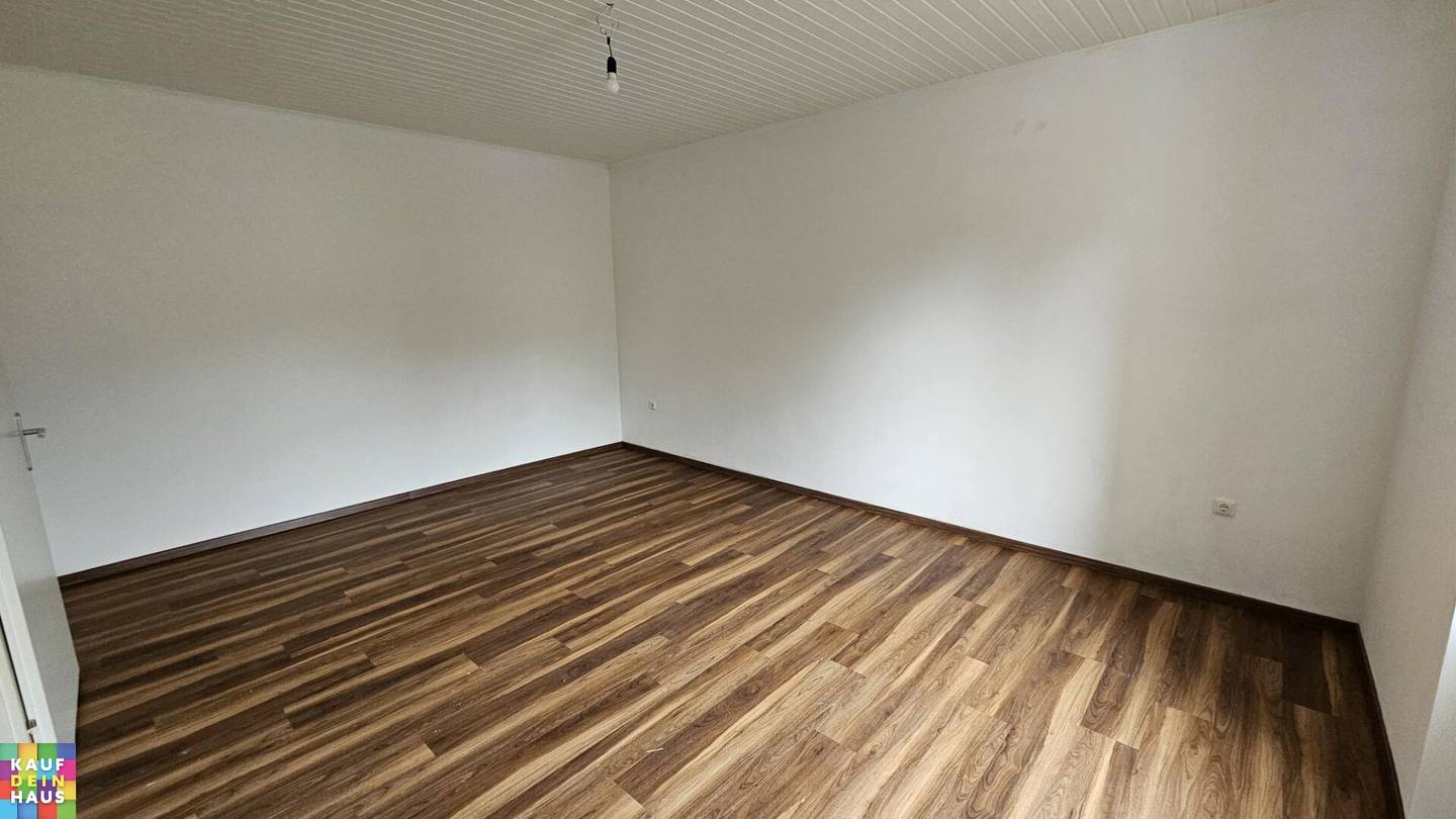 Freshly renovated 1 room apartment with kitchen