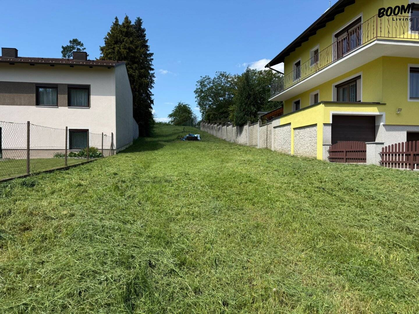 Beautiful property in an idyllic location with a gentle slope