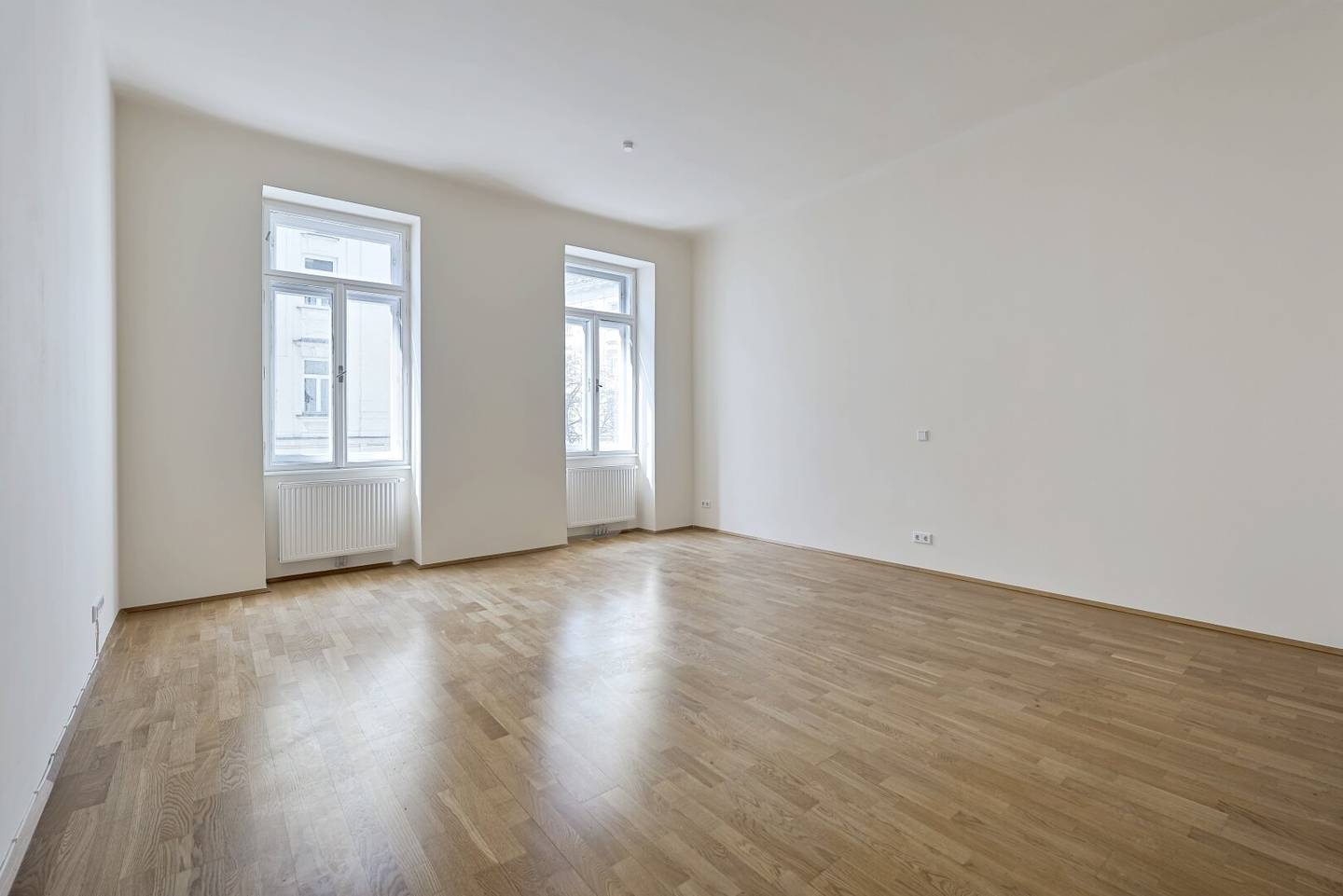 Die HAINBURG: Sunny southern old-building flair on the second floor balcony possible