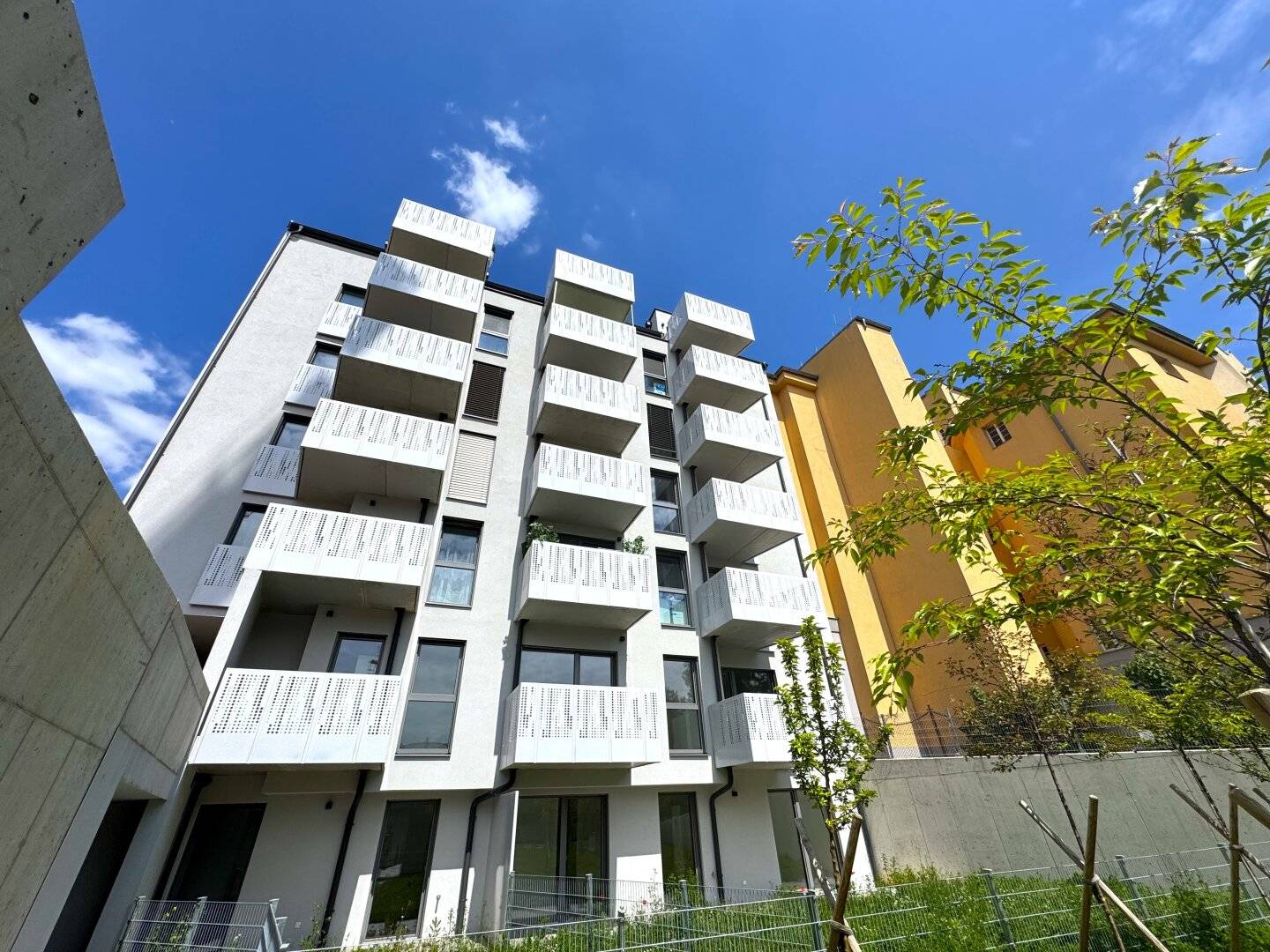 New Build Apartments at Gustav Klimt Park in Vienna 14