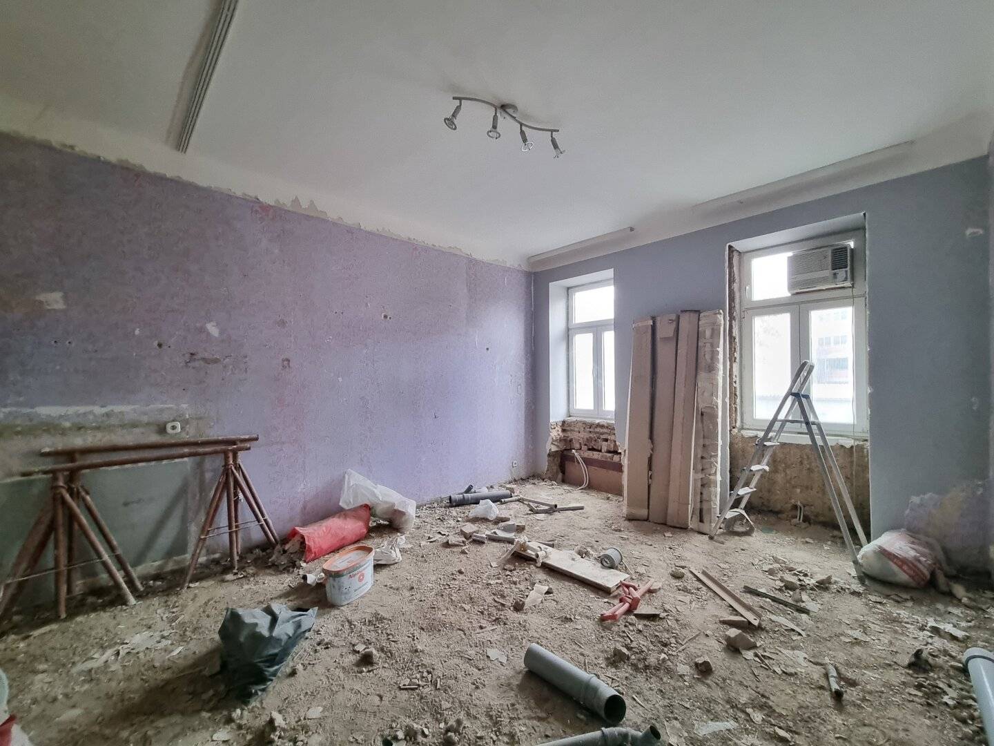 Sanierungsbedürftige Altbauwohnung- Nahe U3 und U4