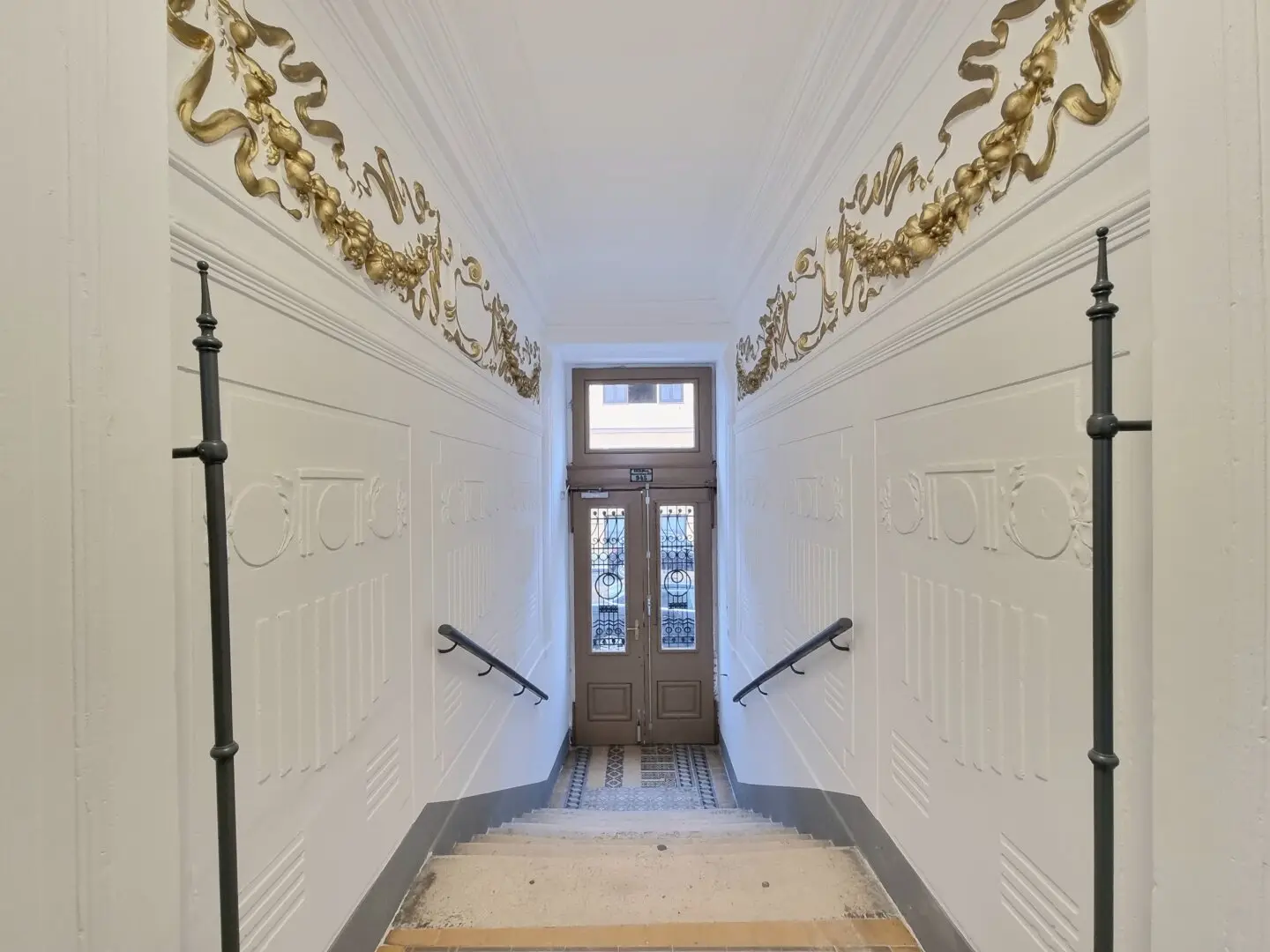 Top Altbau- 2 Zimmer mit tollen, charmanten Details- Elegantes Wohnen Nähe U3 Hütteldorfer Straße und U4