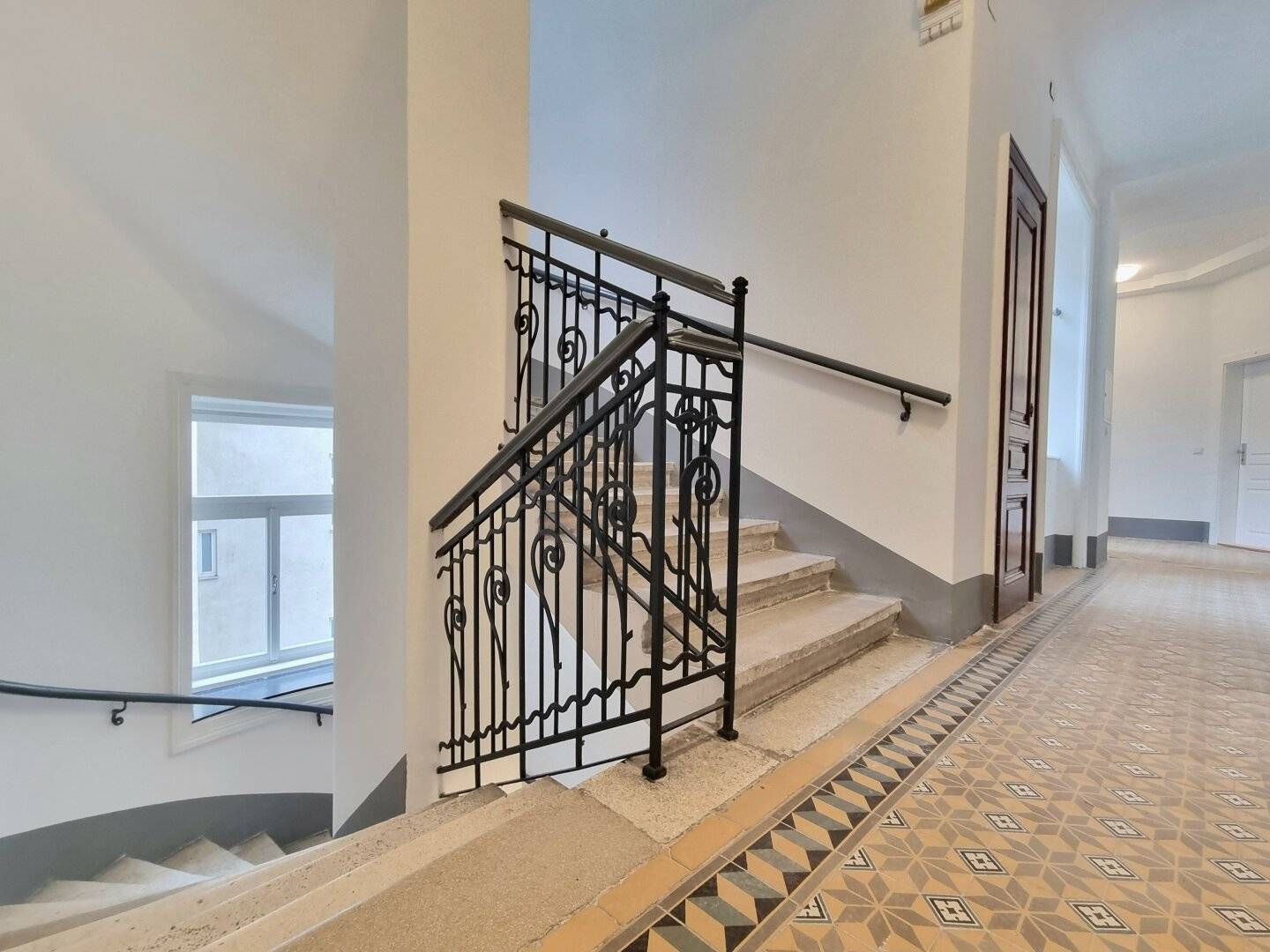 Großzügige 2 Zimmer Wohnung- Elegantes Wohnen im sanierten Altbau - Nahe U4- Unter St. Veit