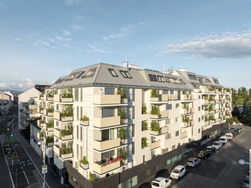 Newly built apartment in Breitensee with balcony and high quality fittings
