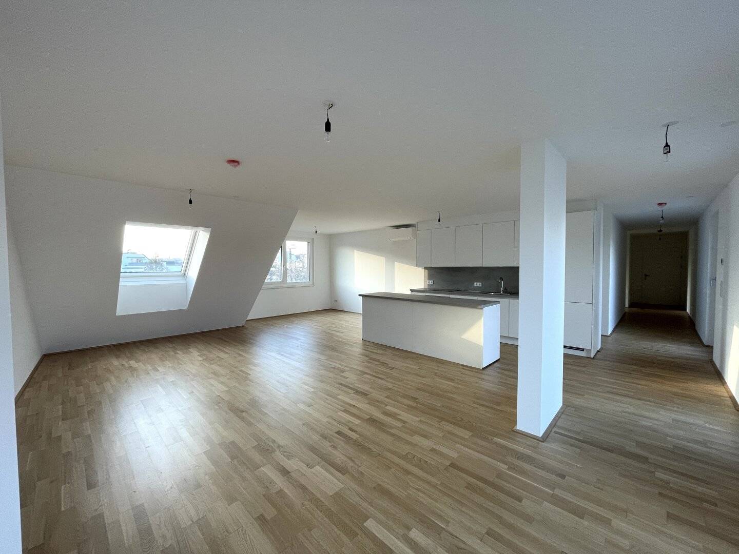 Apartment with rooftop terrace first occupancy no fee