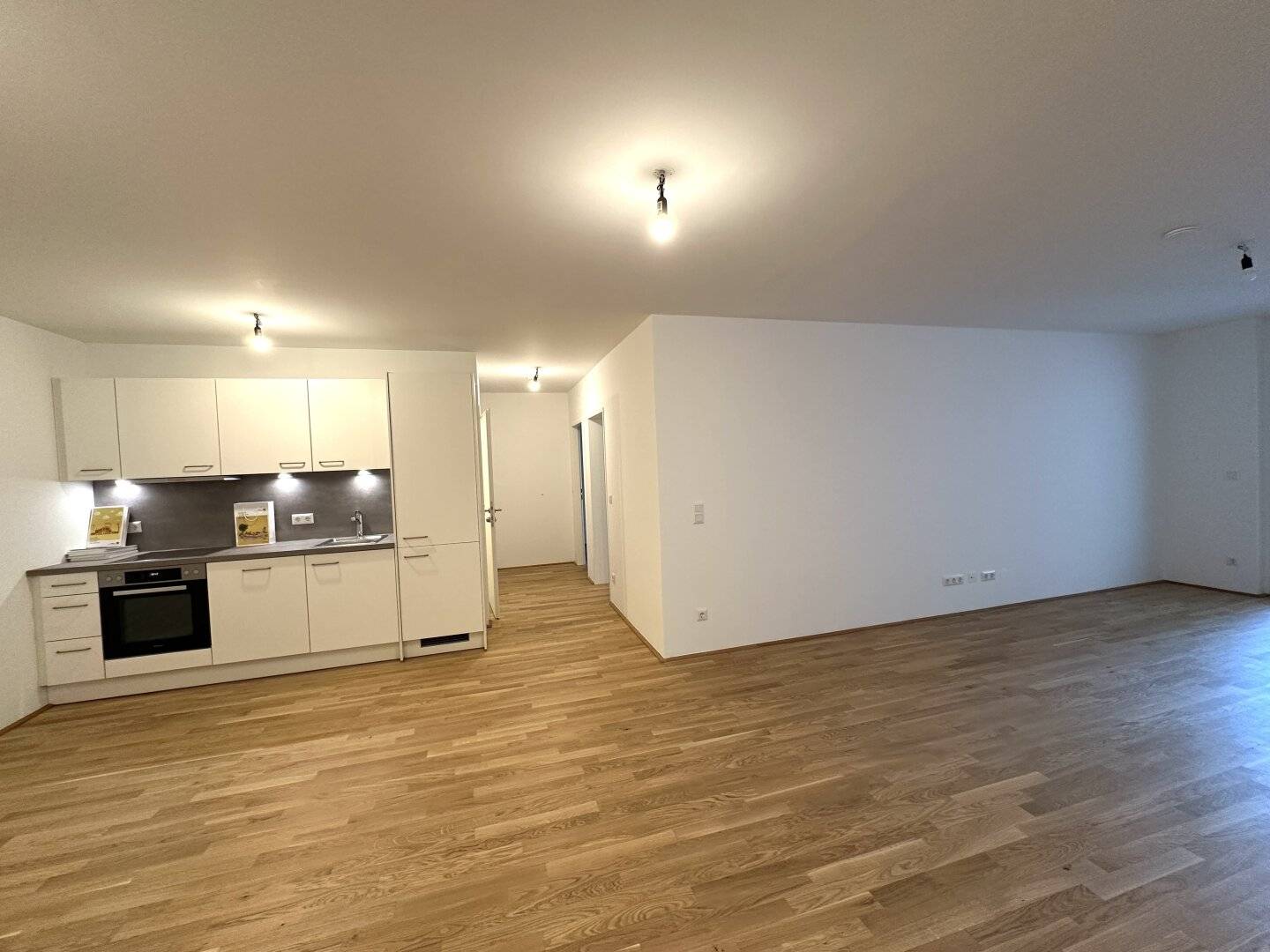 Willkommen zu Hause! Traumhafte 3-Zimmer Wohnung mit fast 40m2 Wohnzimmer! Neubau-Erstbezug & Provisionsfrei!
