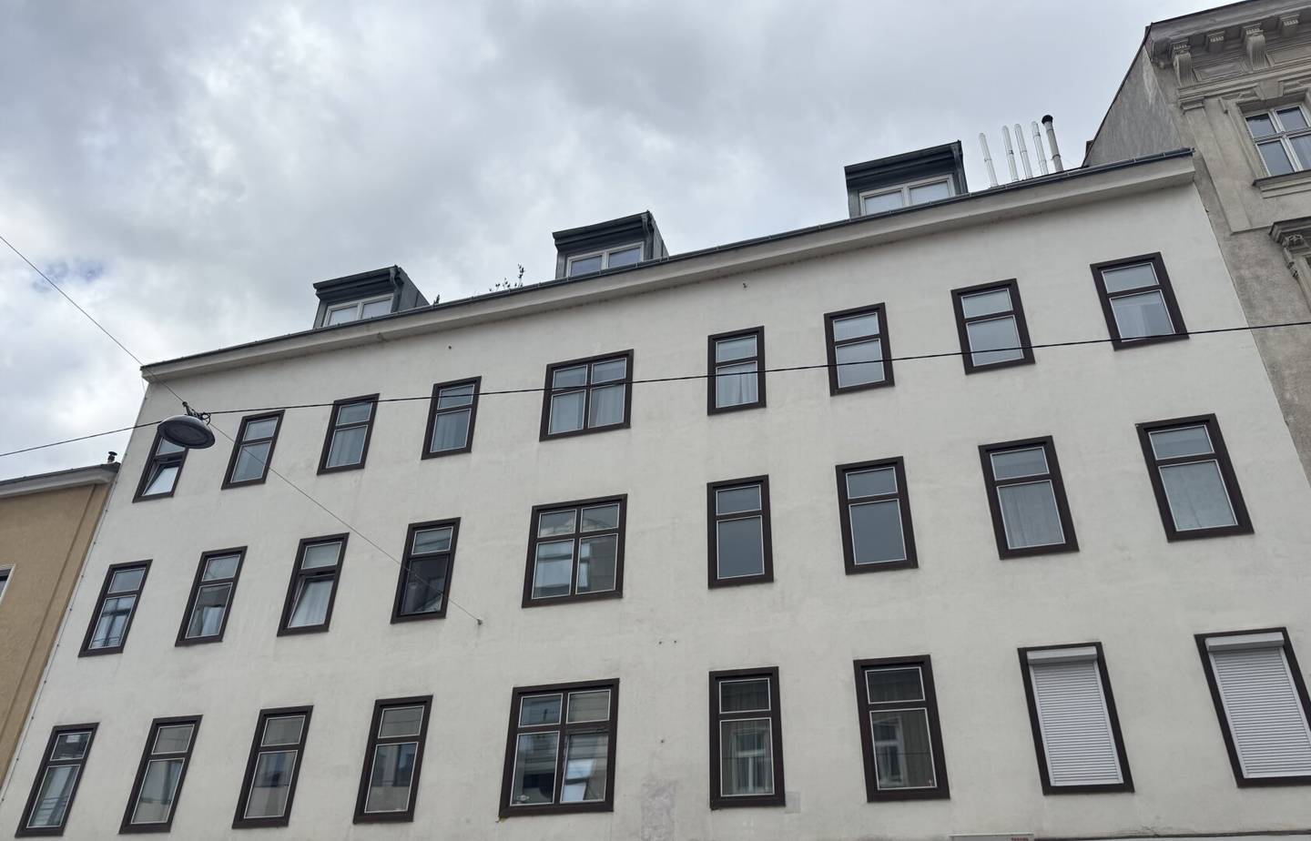 Apartment quiet location available now