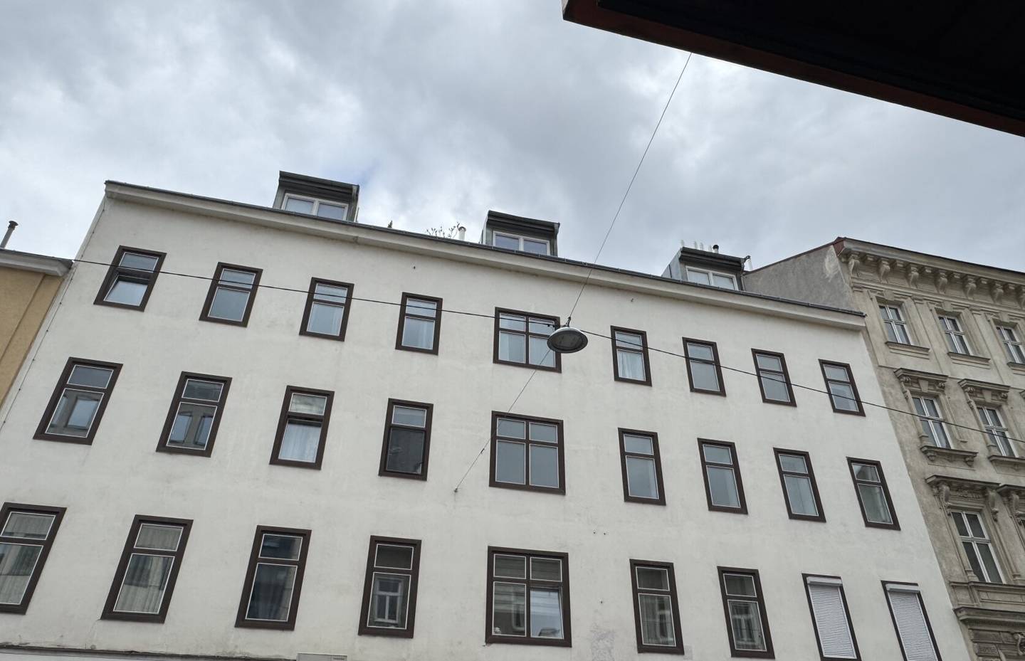 Apartment quiet location available now