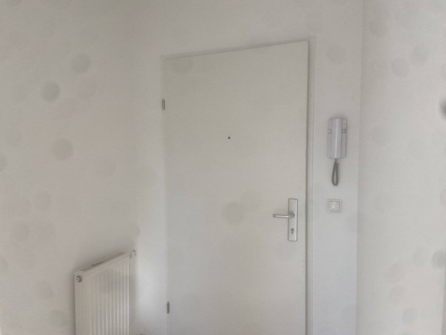 Attic apartment with classic charm near U1
