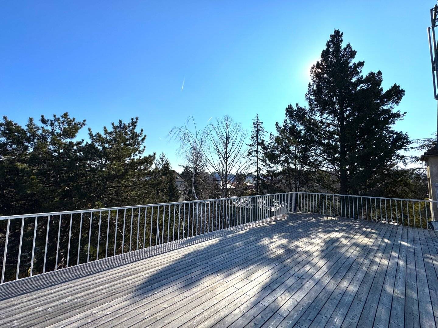 Exclusive attic conversion in elite location – Stylish penthouses above the roofs of the city!