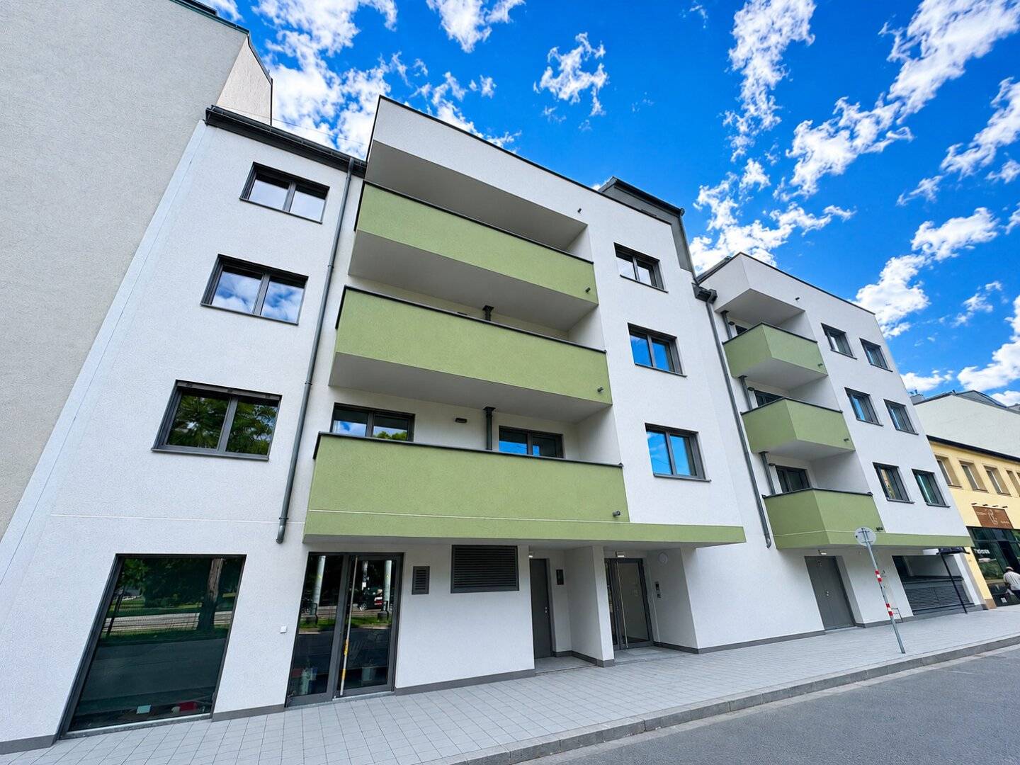 New Build with Outdoor Spaces and Underground Parking near the Old Danube