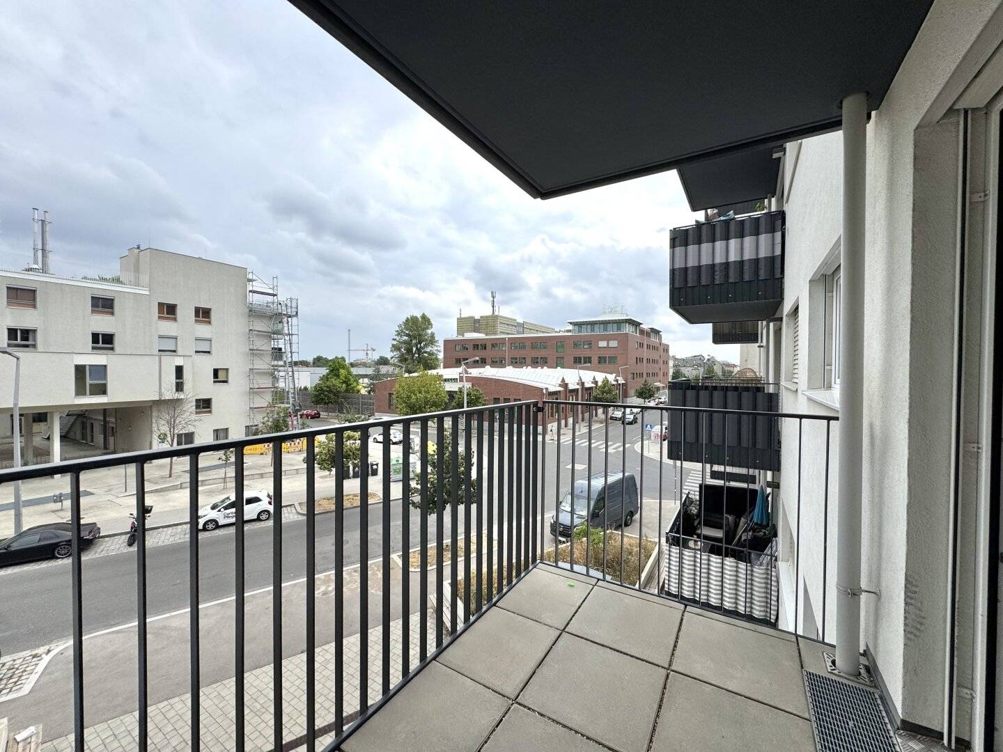 Newly built apartment with underfloor heating balcony and fitted kitchen