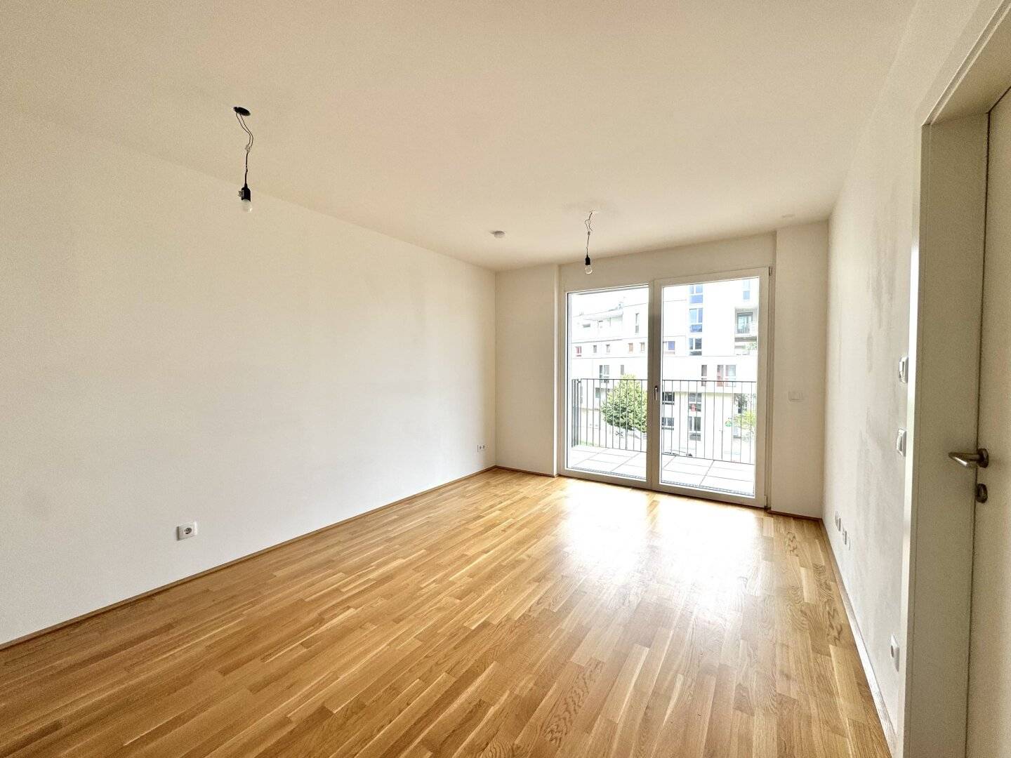 Newly built apartment with underfloor heating balcony and fitted kitchen