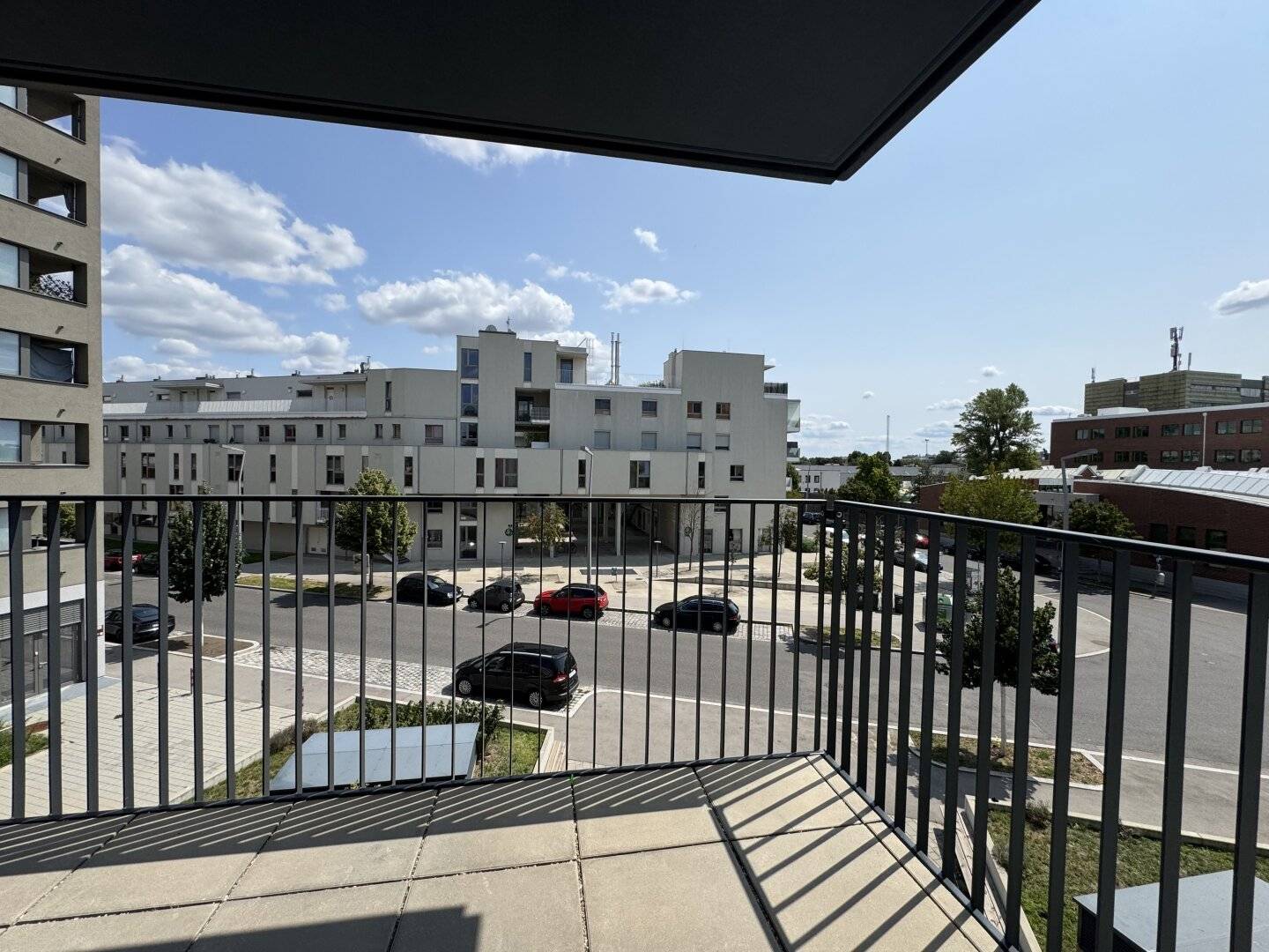 Newly built apartment with underfloor heating balcony and fitted kitchen