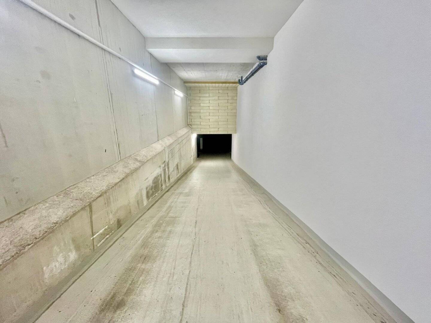 Sicherer Stellplatz in Wien – 12,5 m² nahe Laxenburger Straße
