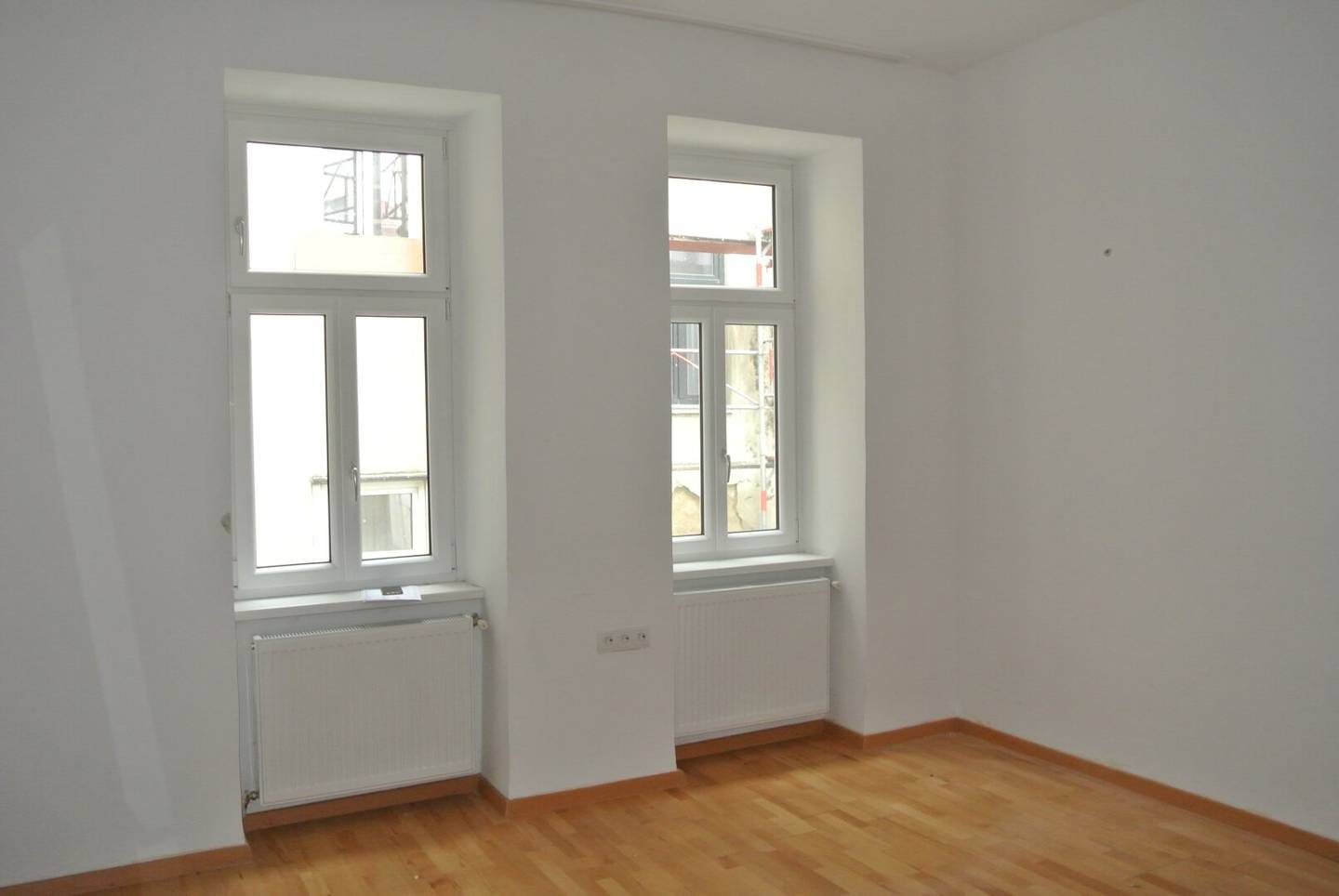 Altbauwohnung mit Charme und Potential- nur 6 Min. zur U1- WOHNEN im Herzen des Bezirks