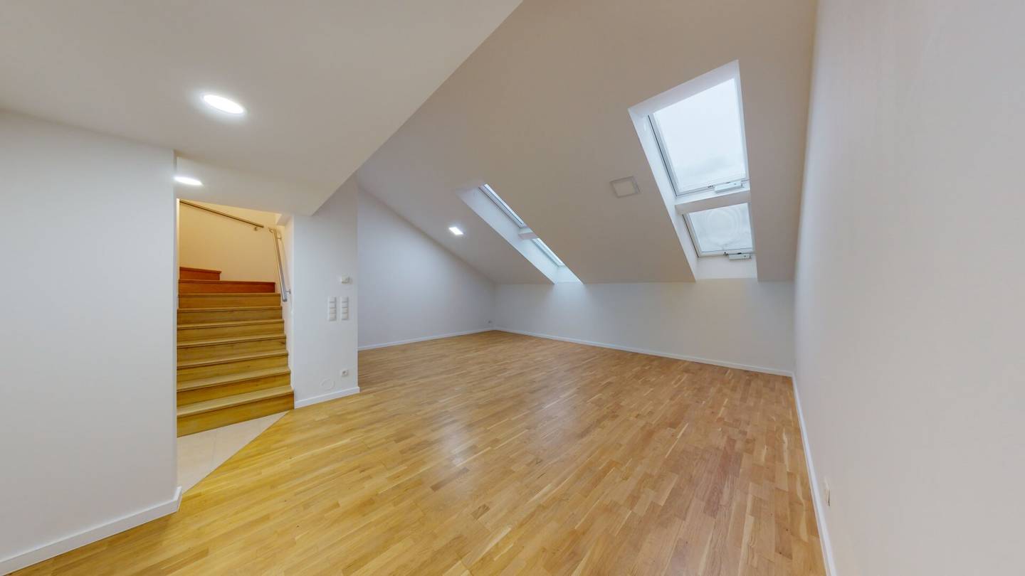 Apartment near city park calm location with lift