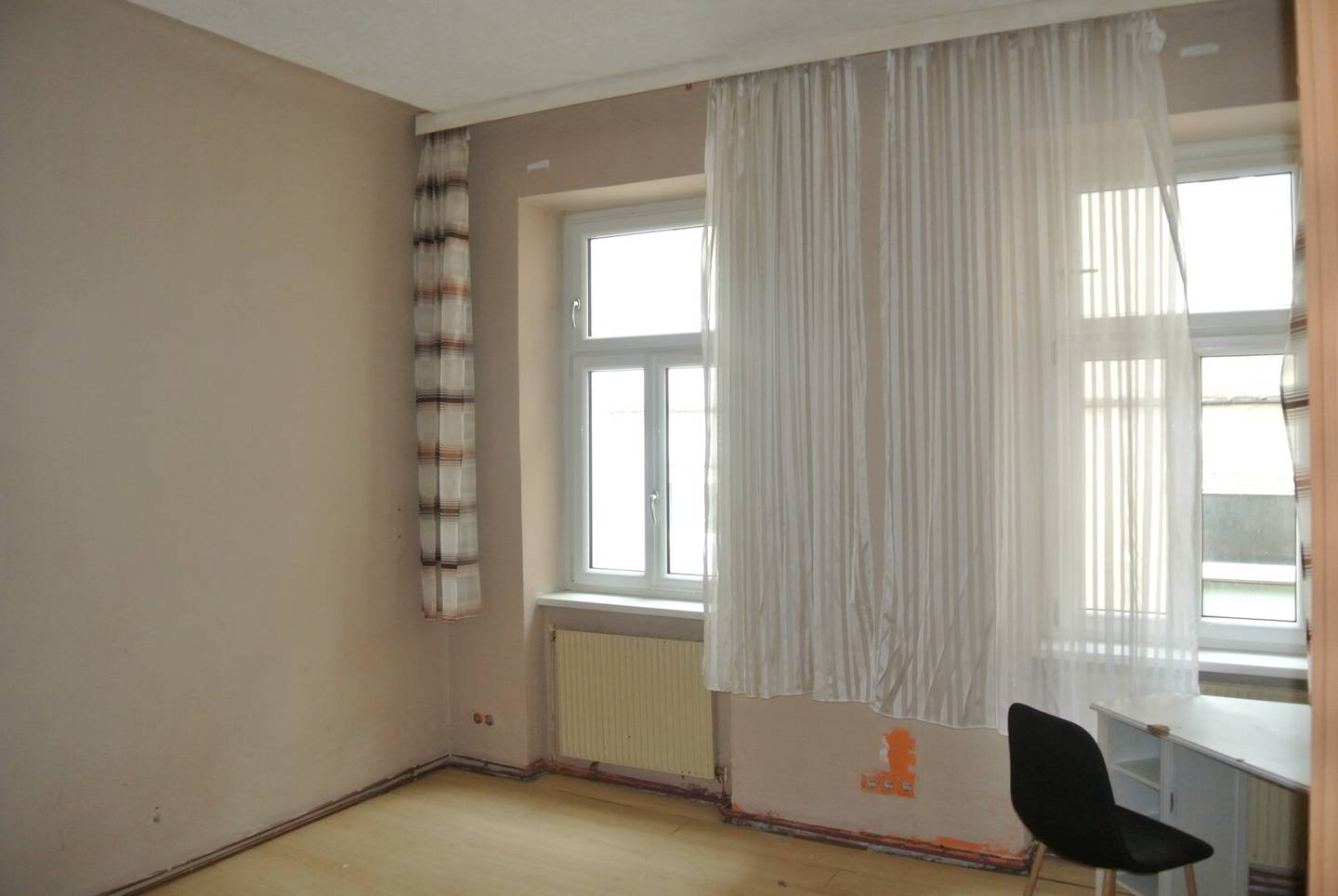 Altbauwohnung mit Charme und Potential- Top Anlage, 7 Min. zur U1 Troststrasse- WOHNEN im Herzen von Favoriten