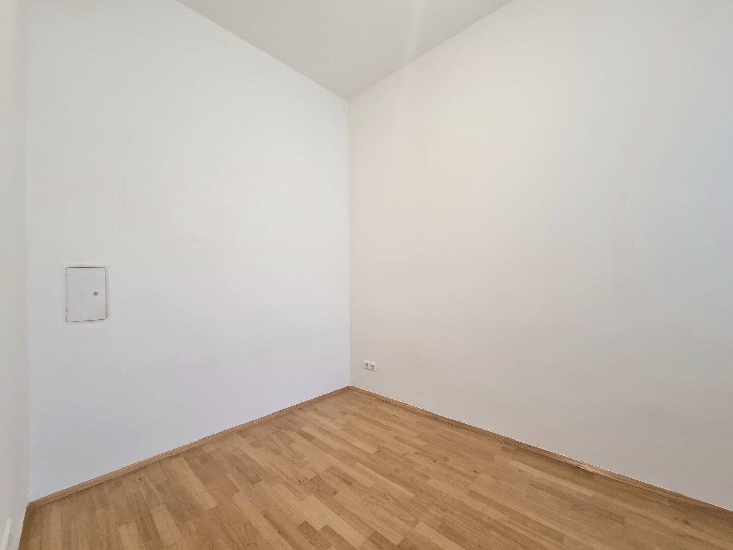 Altbaucharme trifft ruhige Lage - Freundliche 2 Zimmer mit viel Potential - Bahnhof Hernals in der Nähe