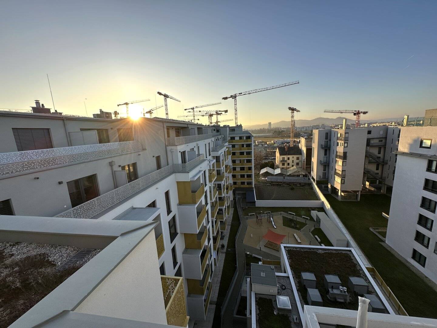 *Willkommen zu Hause* Traumhafte 3-Zimmer Wohnung mit fast 40m2 Wohnzimmer! Neubau-Erstbezug & Provisionsfrei!