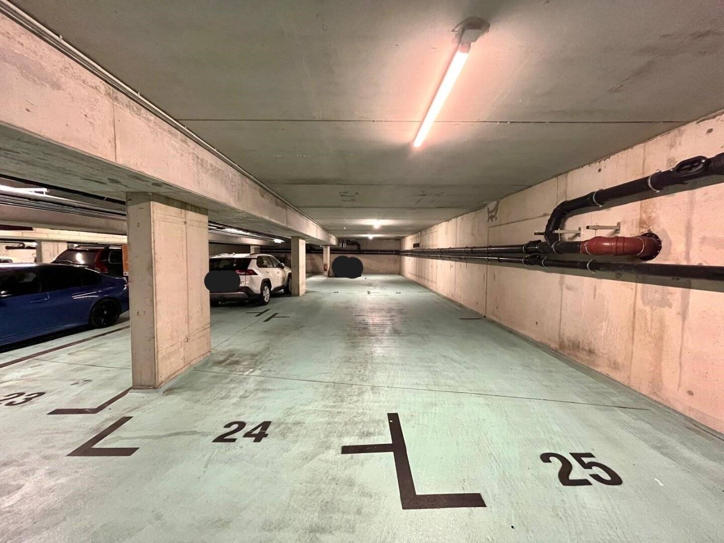 Parking spaces in the 11th district for rent Inquire now