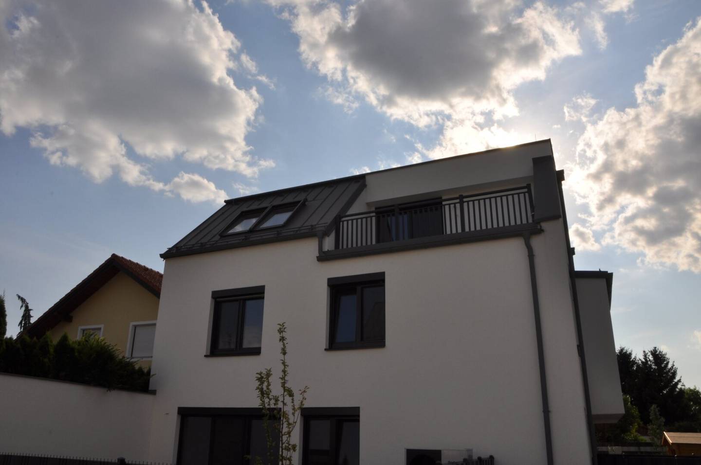 PROVISIONSFREI - OPTIONAL SCHLÜSSELFERTIG - WÄRMEPUMPE - 5 ZIMMER & ELEKTRISCHE BESCHATTUNG!