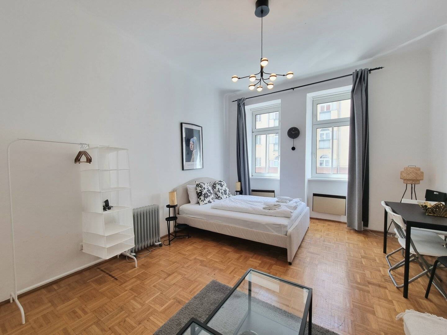 Tolle Lage Nahe Hernalser Hauptstr. - Großzügige 1 Zimmer Altbauwohnung - Bahnhof Hernals in der Nähe